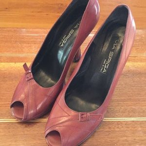 Via Spiga Peep Toe pumps. RARE color and pattern